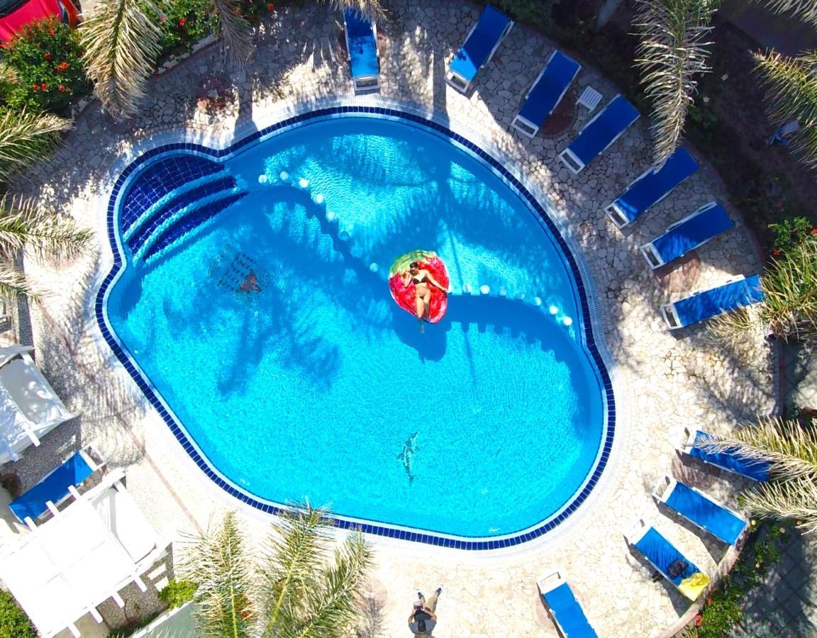 Hotel Resort Rocca Di Vadaro กาโปวาติกาโน ภายนอก รูปภาพ