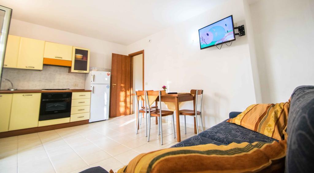 Hotel Resort Rocca Di Vadaro กาโปวาติกาโน ภายนอก รูปภาพ