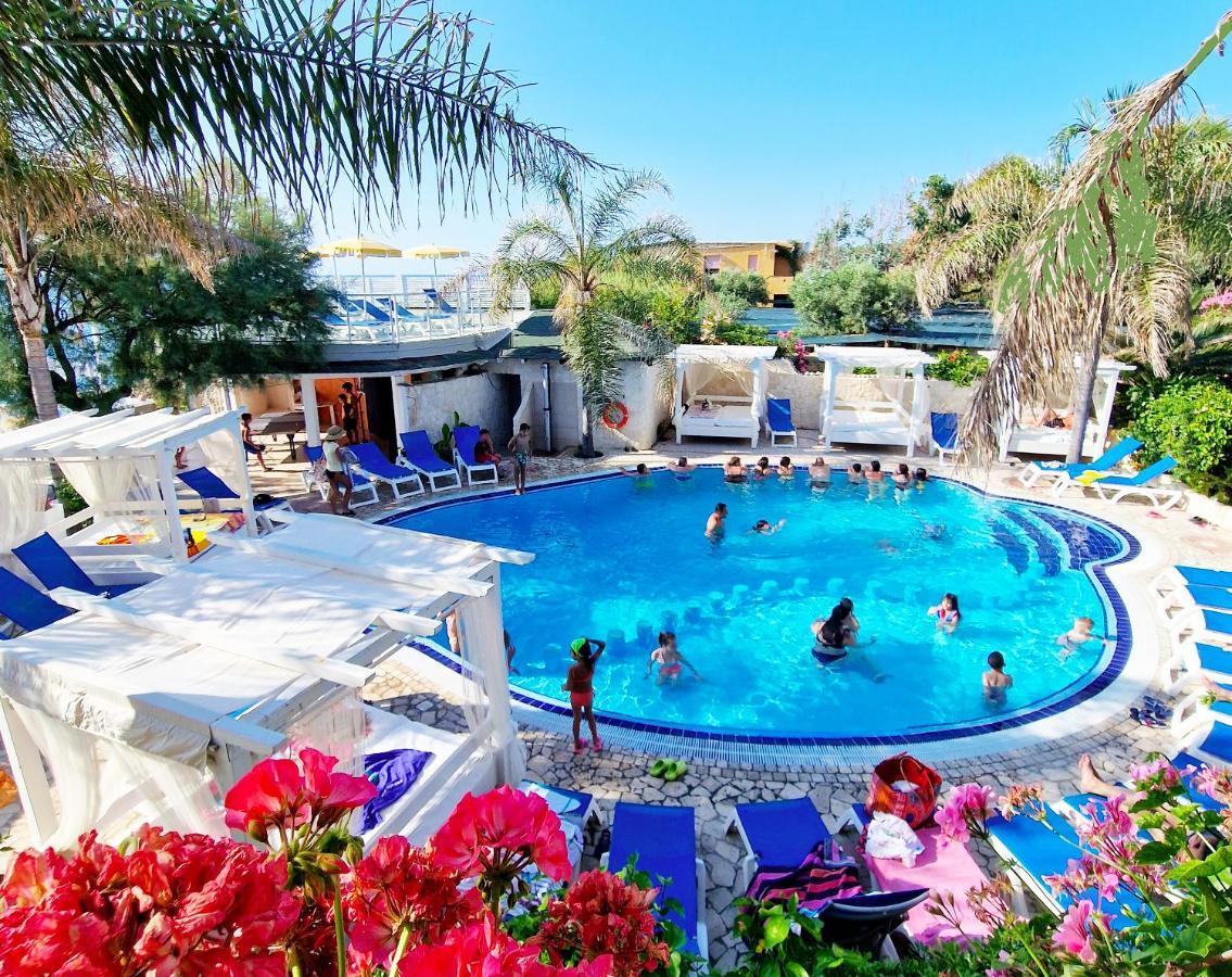 Hotel Resort Rocca Di Vadaro กาโปวาติกาโน ภายนอก รูปภาพ