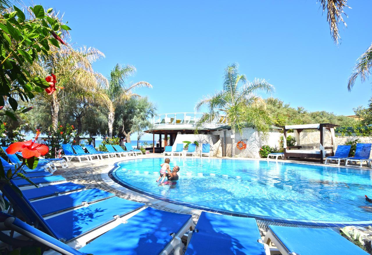 Hotel Resort Rocca Di Vadaro กาโปวาติกาโน ภายนอก รูปภาพ
